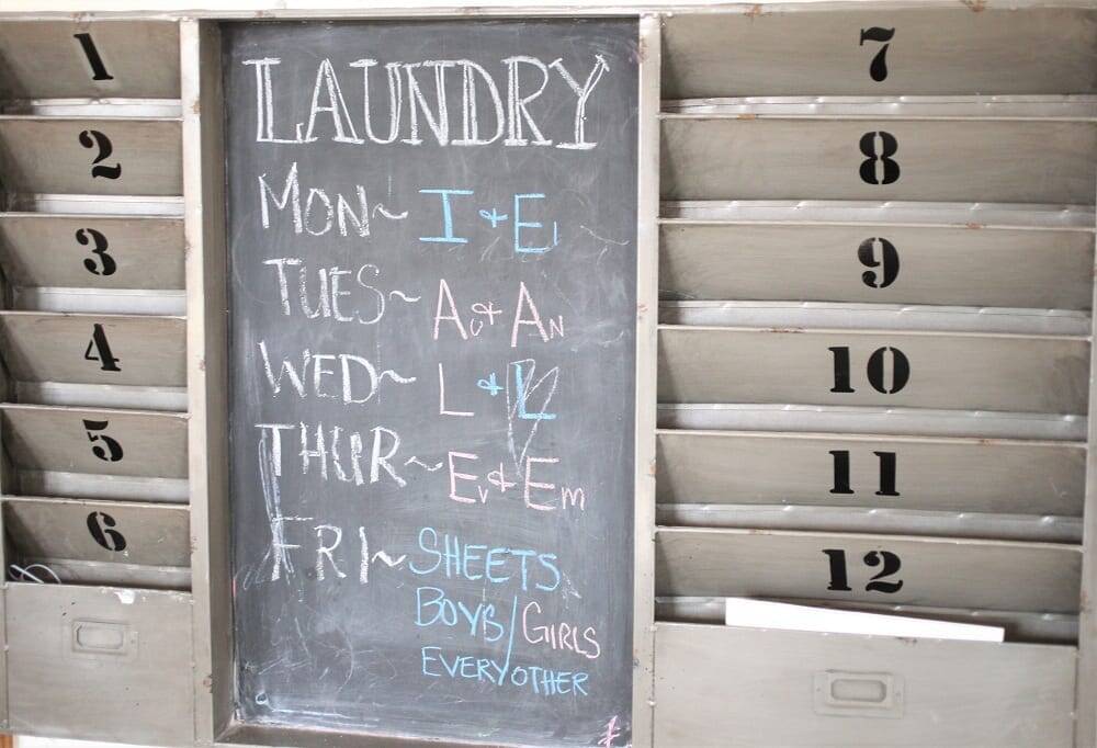 large family laundry schedule