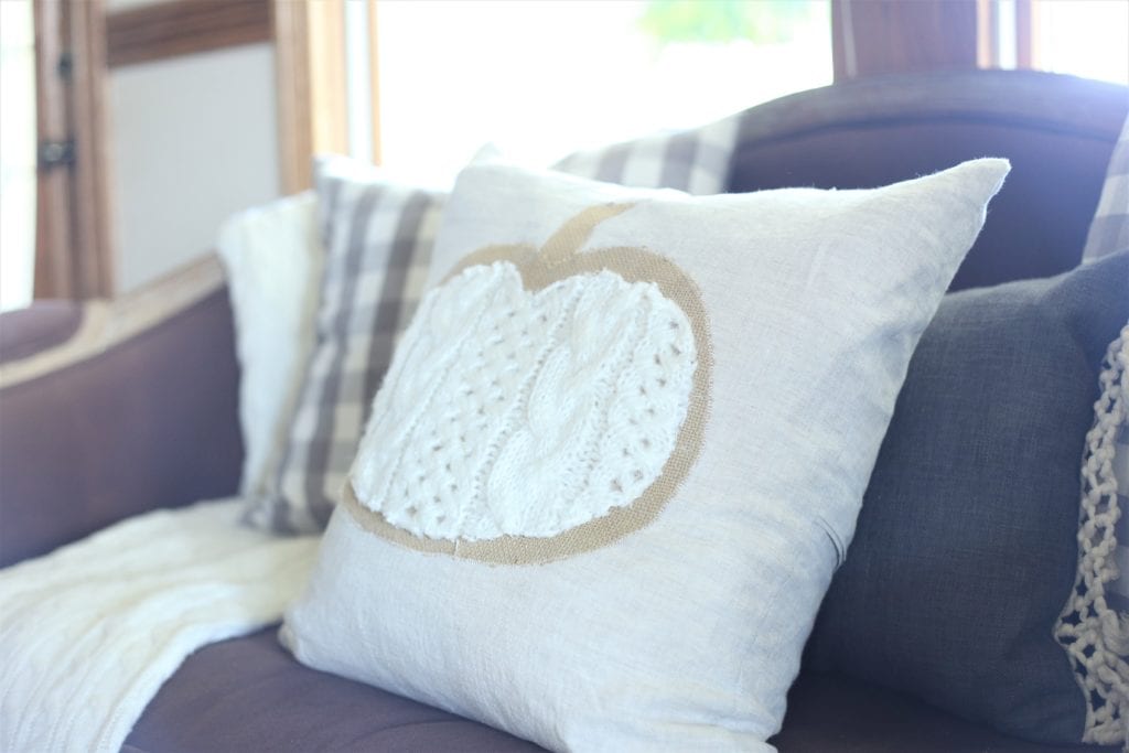 Zig Zag stitch on pillow