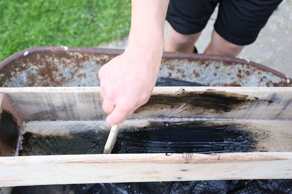 painting flexseal on the planter