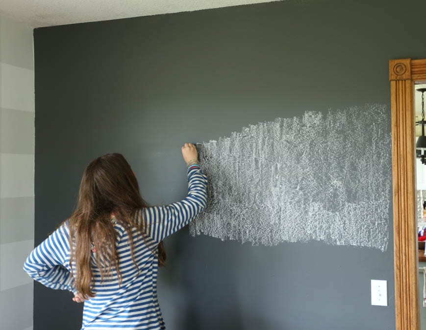 How to paint chalkboard paint  Turn any wall into a Blackboard 