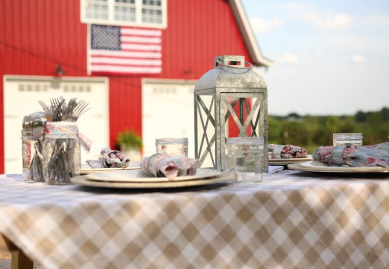 Nine Simple Ideas for Outdoor Patriotic Decorations