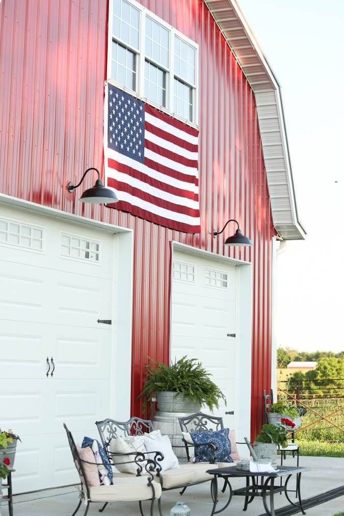 exterior barn summer decor