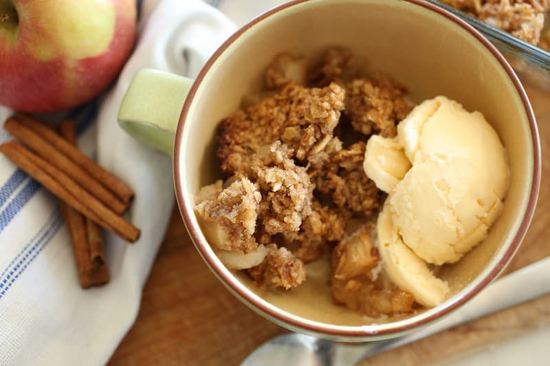 sourdough apple crisp a la mode