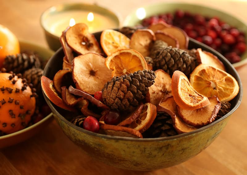 Steps for Cinnamon, Clove and Orange Scented Pinecones