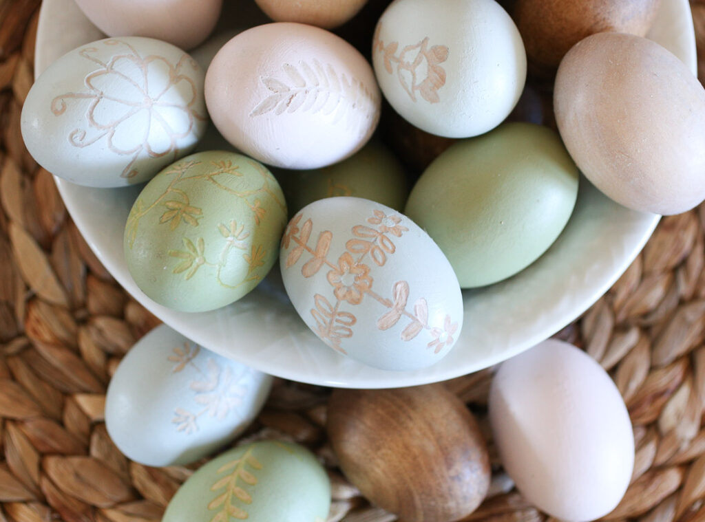 wooden carved eggs diy