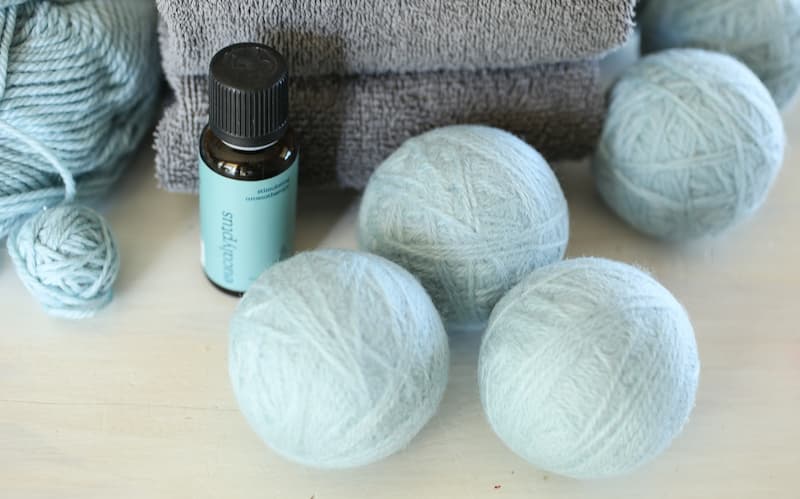 wool dryer balls with essential oil