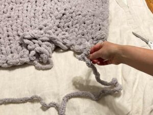 How to Hand Knit a Soft Chunky Blanket | Super Soft Easy to Knit ...