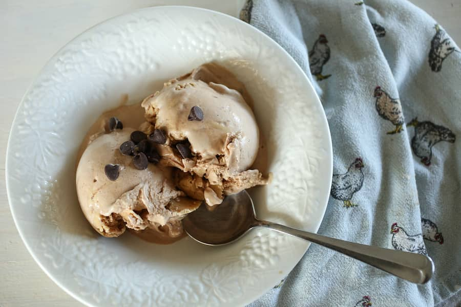 Old-Fashioned Homemade Chocolate Ice Cream - Reluctant Entertainer