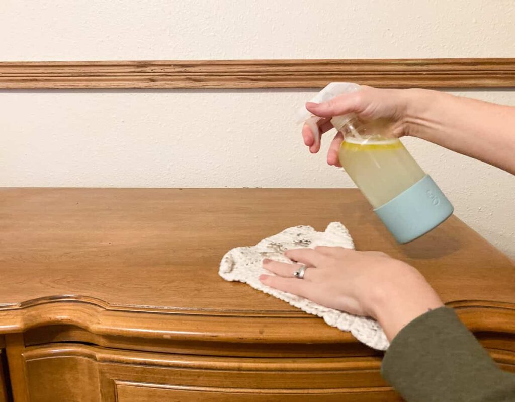 Homemade dust spray helps in the fight against dust, opting for a homemade options saves money and allows you to avoid chemicals.