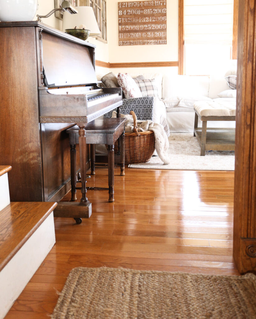 his Homemade Wood Floor Cleaner not only cleans your floors but also helps maintain their natural shine without leaving any residue. Follow these steps to make your own all-natural wood floor cleaner.
